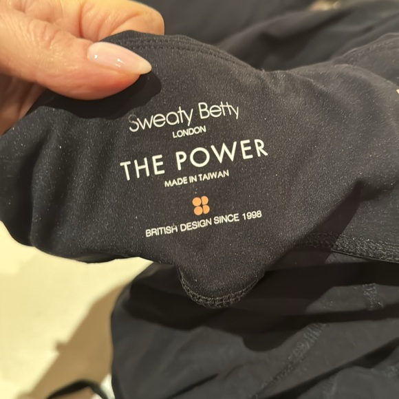 8 pairs of sweaty Betty “the power” cropped leggings - Picture 4 of 5